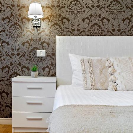 City Heart Retreat Elegant Apartment Bukarest Kültér fotó