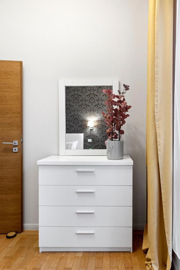 City Heart Retreat Elegant Apartment Bukarest Kültér fotó