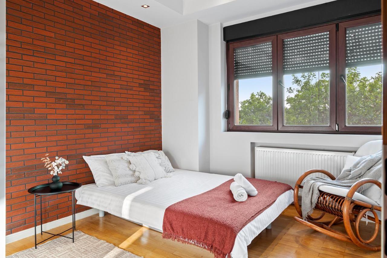 City Heart Retreat Elegant Apartment Bukarest Kültér fotó