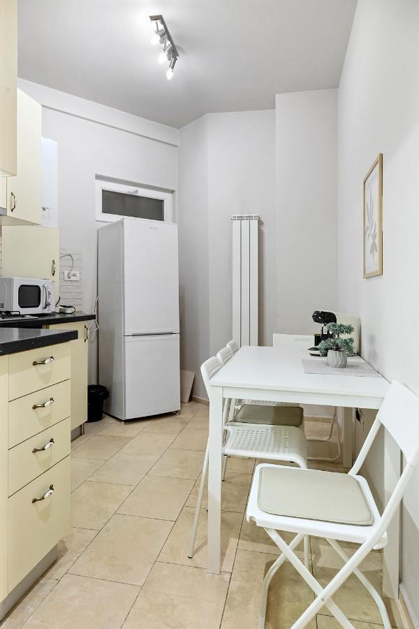 City Heart Retreat Elegant Apartment Bukarest Kültér fotó